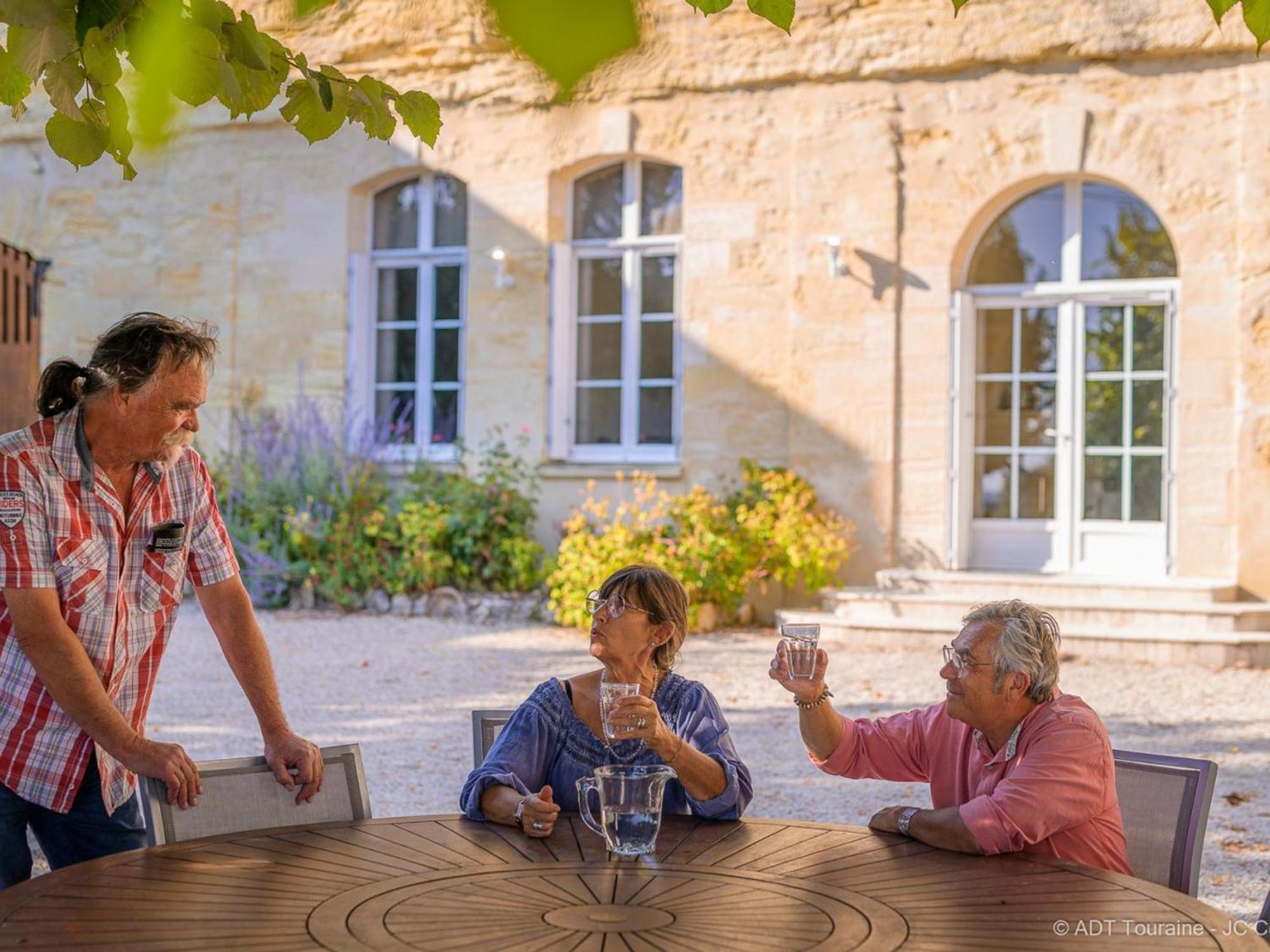 Maison Troglodyte Elegante Avec Spa, Salle De Jeux Et Jardin Clos A Vouvray - Fr-1-381-87 Екстер'єр фото