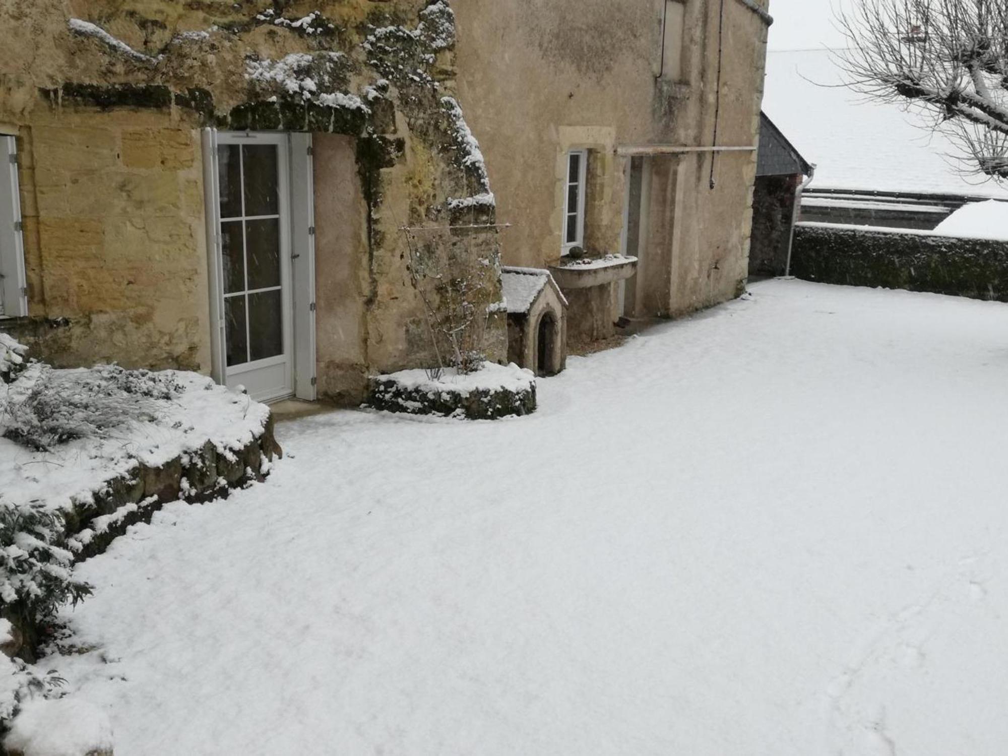 Maison Troglodyte Elegante Avec Spa, Salle De Jeux Et Jardin Clos A Vouvray - Fr-1-381-87 Екстер'єр фото